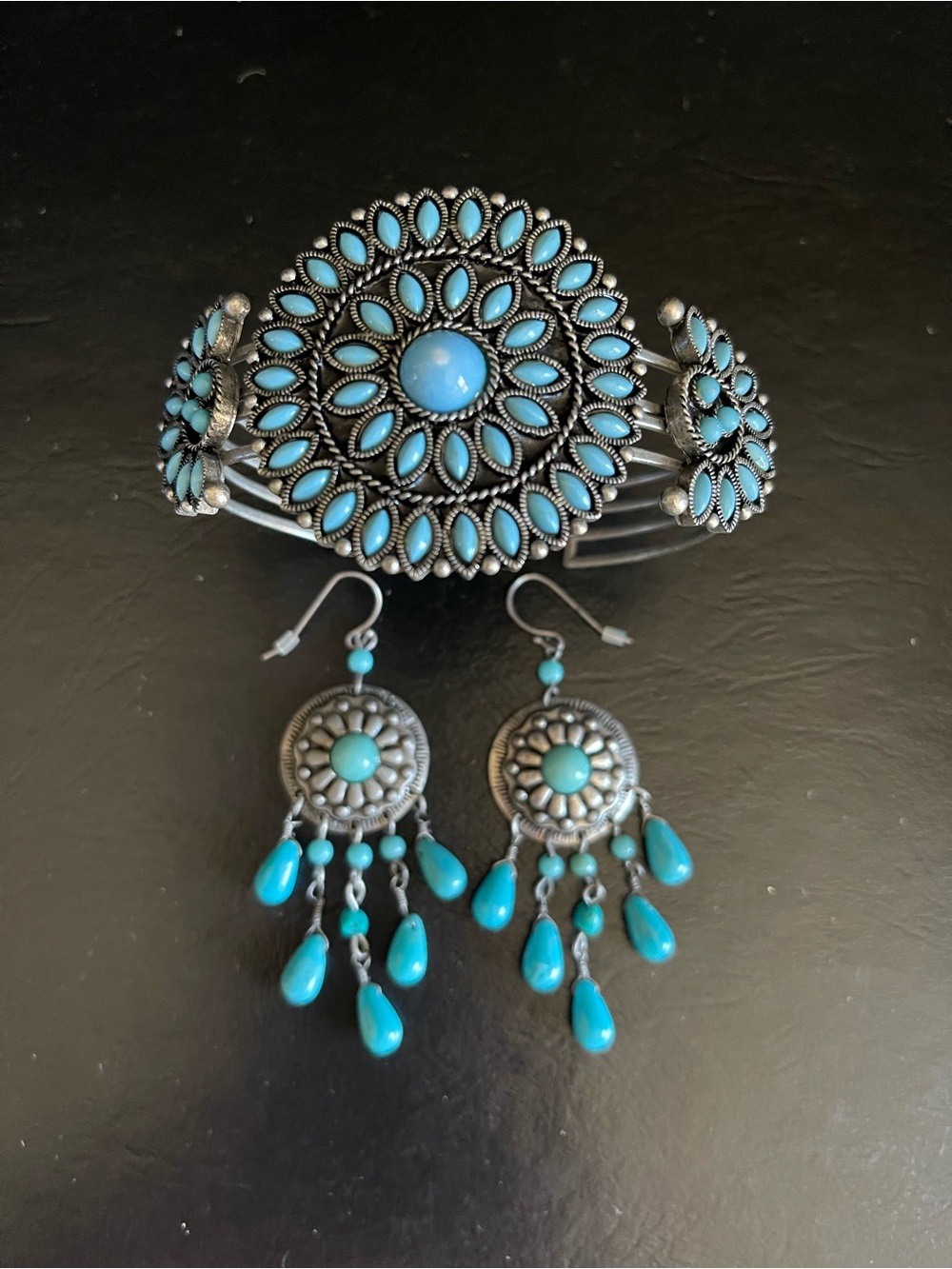 2005 Avon turquoise color Floral Cluster Cuff Bracelet and Dangle Earrings.